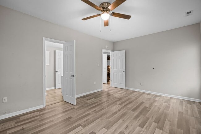 Building Photo - For Rent in Norfolk – Spacious 4 Bedroom H...