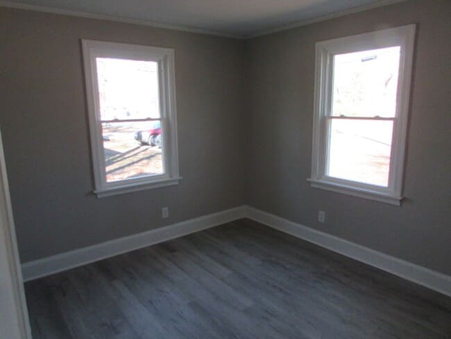 Building Photo - Renovated Three Bedroom/One Bath Duplex