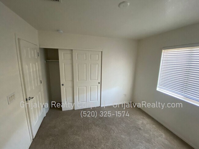 Building Photo - 3 Bedroom, 2.5 Bath House w/ Loft for Rent in Starr Pass  (Star Pass/Mission)