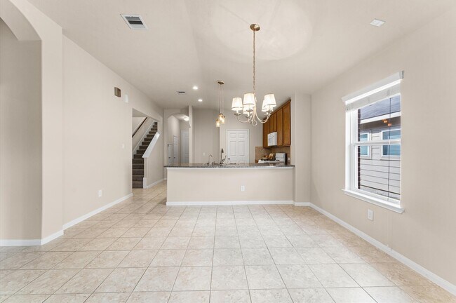 Building Photo - 24530 Lakecrest Town Dr