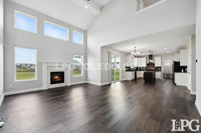 Building Photo - 1038 Stoneleigh Rd