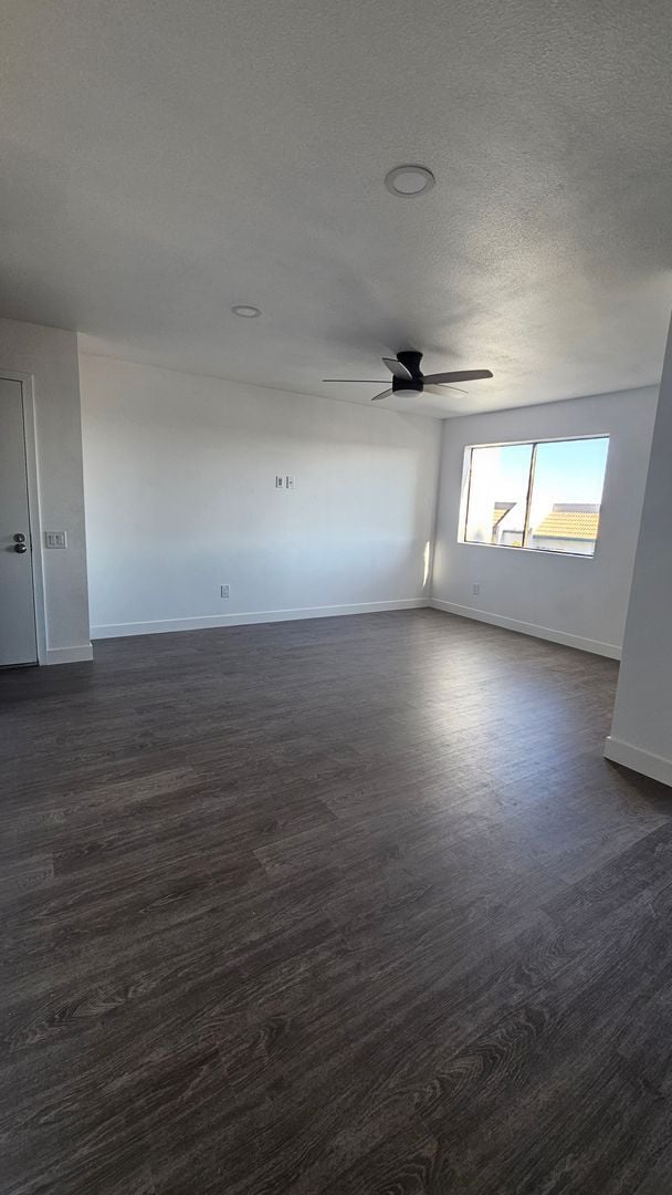 Building Photo - Beautiful 2BD 1.5BA Recently Remodeled Condo in Forest Park Plaza