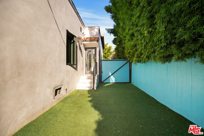 Building Photo - 0 N Edinburgh Ave