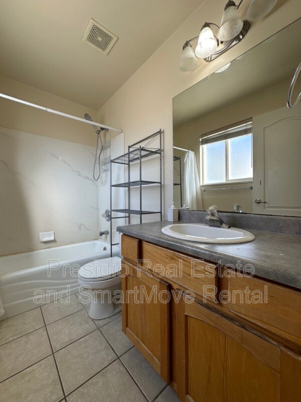 Building Photo - 5325 Scenic Ridge Cir