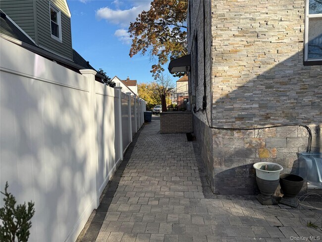 Building Photo - 114-60 226th St