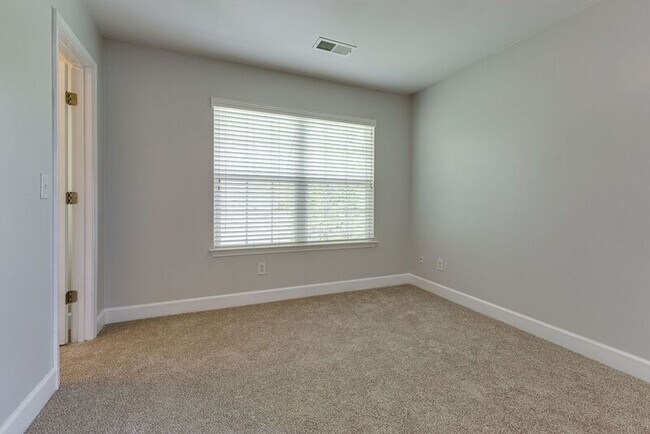 Building Photo - 531 St Jules Ln