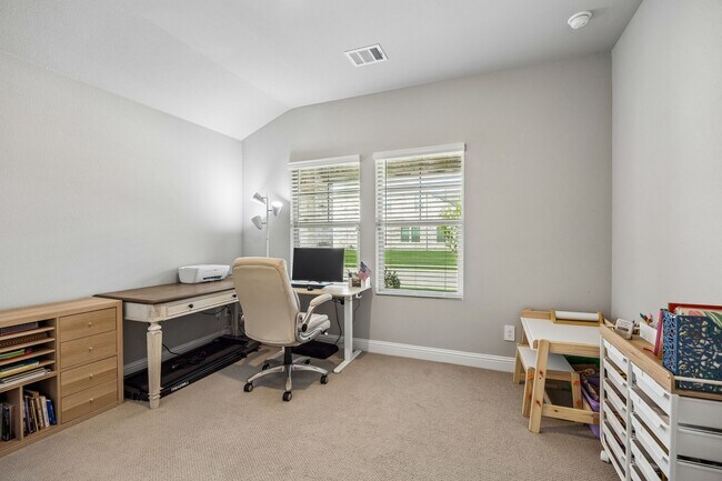 Building Photo - 1107 Emberwood Dr