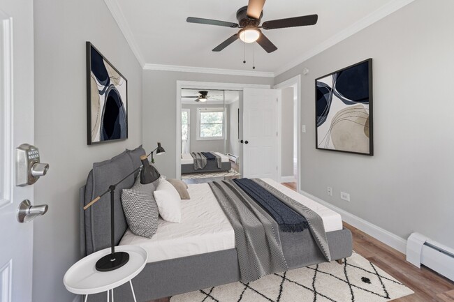 Building Photo - Updated 2 Bed in Lake Bluff | Parking Included | Pet Friendly | Top Schools