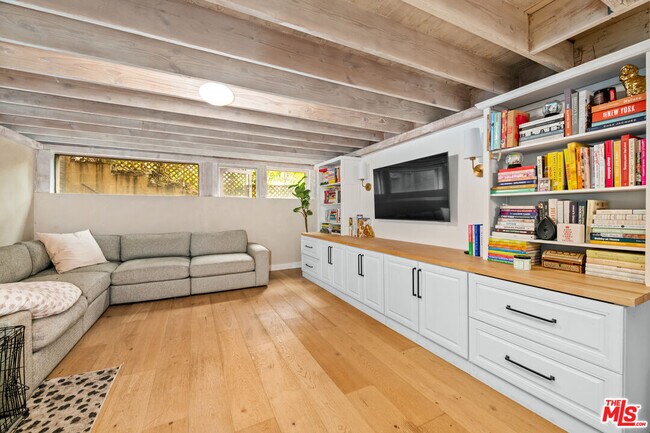 Building Photo - 516 Latimer Rd