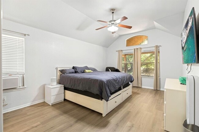 Building Photo - 20921 Windmill Ridge St