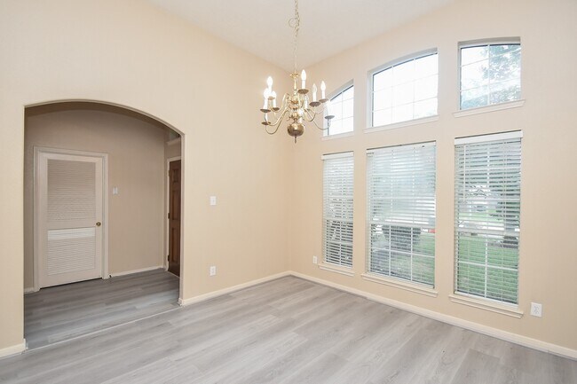 Building Photo - 15114 Snow Hill Ct