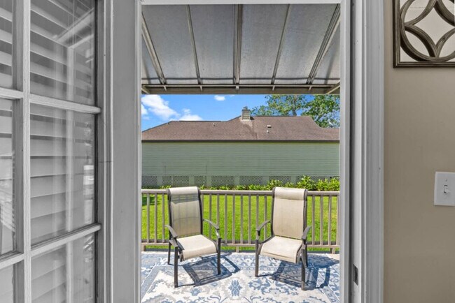 Building Photo - 553 Westhaven Blvd