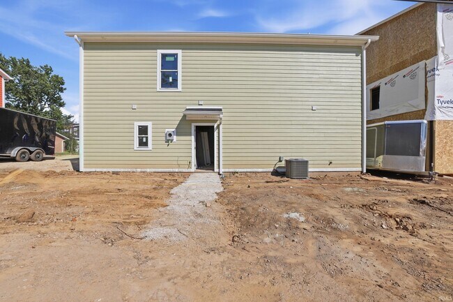 Building Photo - 519 N Prow Ave