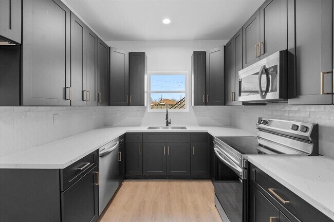 Building Photo - 9730 Tuffly St