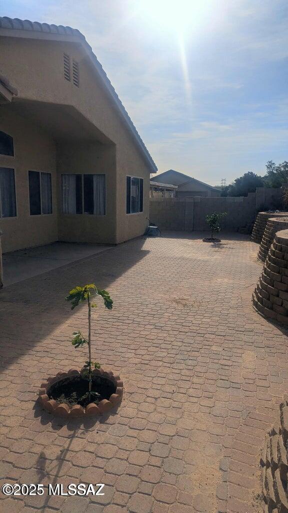 Building Photo - 5554 W Carriage Dr