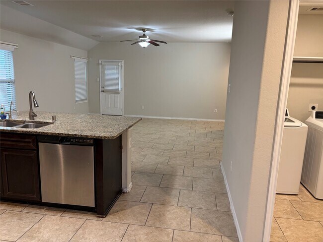 Building Photo - 24307 Hampton Terrace Ln