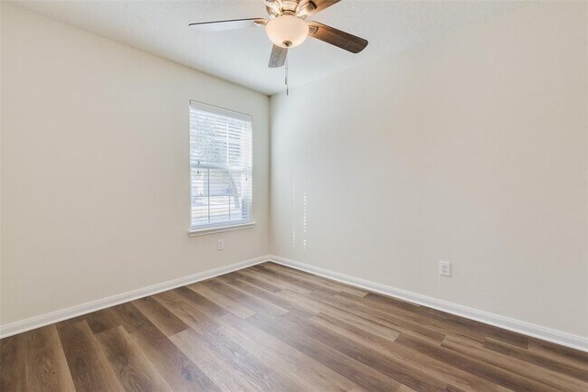 Building Photo - 26918 Graybill Ct