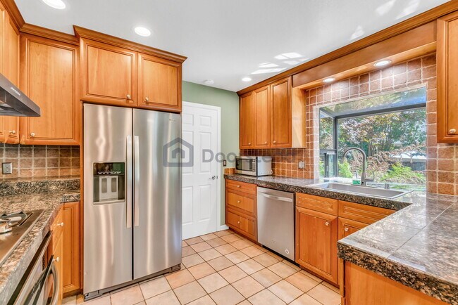 Building Photo - 30 Pony Ct