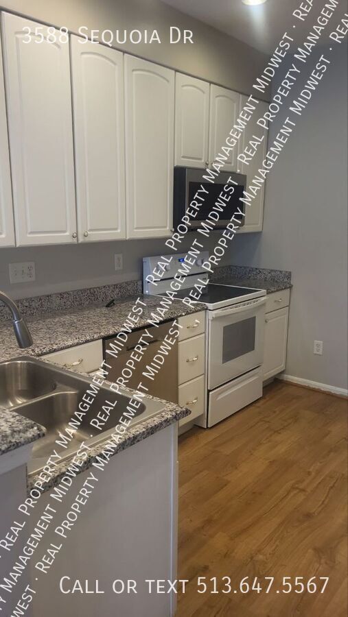 Building Photo - 3588 Sequoia Dr