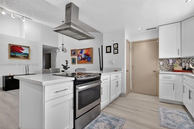 Building Photo - 5571 NW 188th St