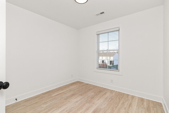 Building Photo - 541 Bellamy Ln