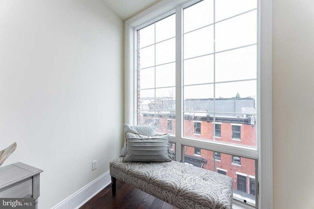 Building Photo - 1005 New Market St