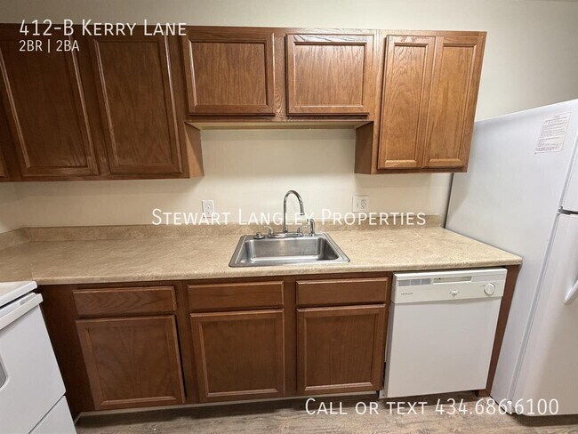 Building Photo - 412 Kerry Ln