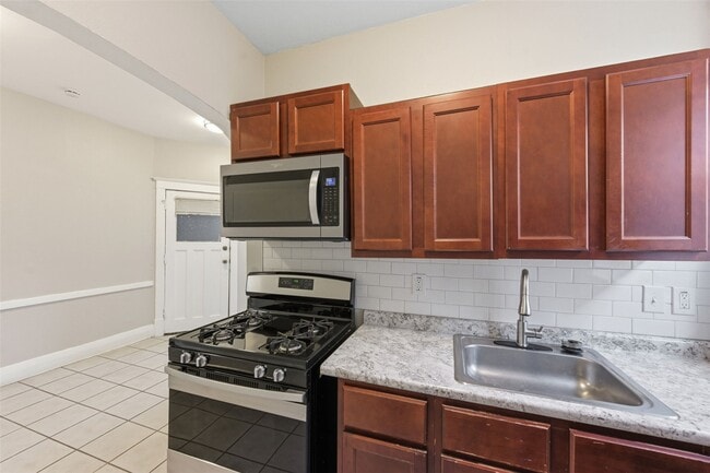 Building Photo - 4162 Shenandoah Ave