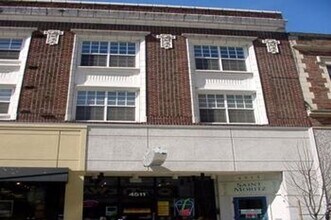 Building Photo - Saint Moritz Apartments