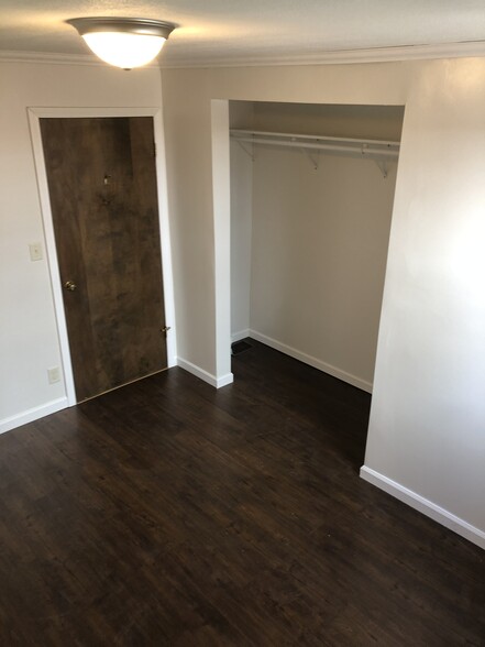 Large closet - 208 S Arch St