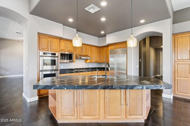 Building Photo - 14216 S 5th St