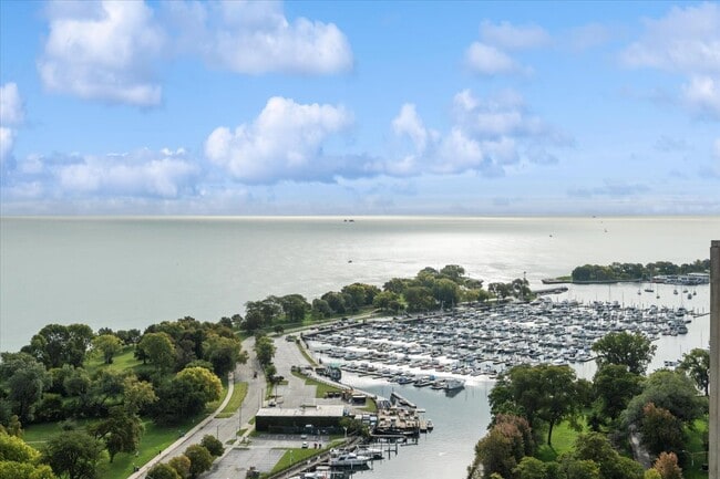 Building Photo - 3550 N Lake Shore Dr