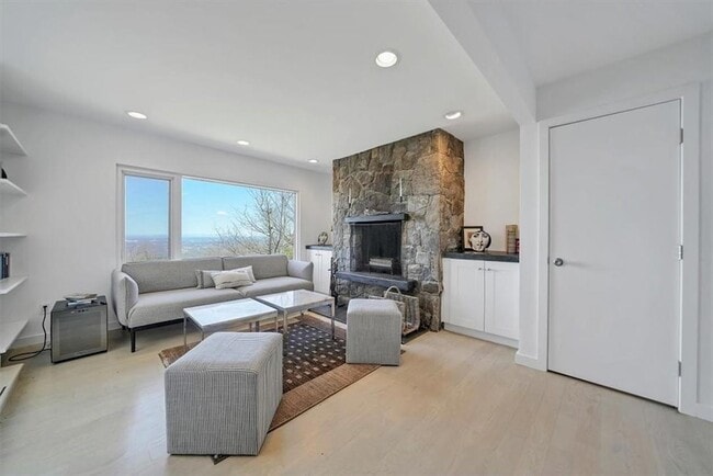 Building Photo - 94 Mine Hill Rd