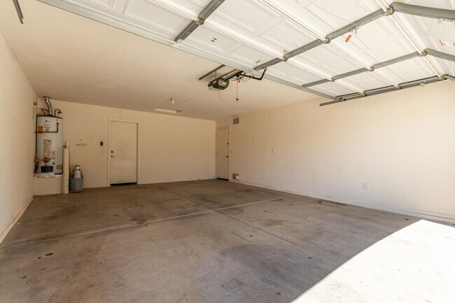 Building Photo - 1238 W Dana Dr