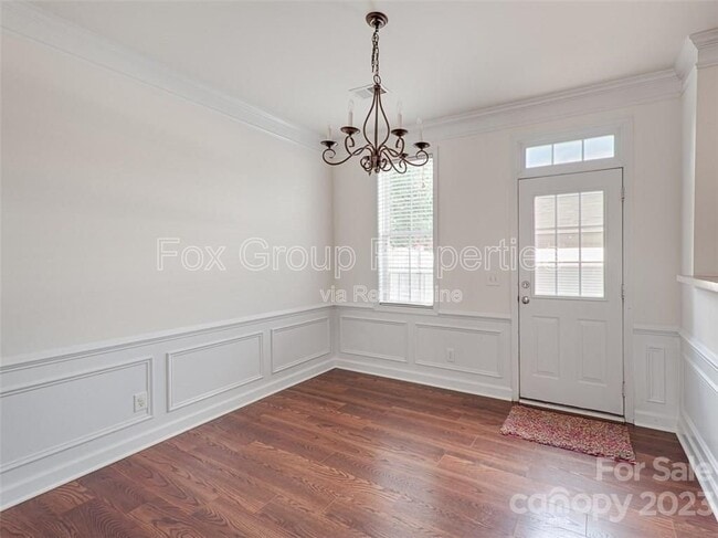 Building Photo - 242 Welton Way