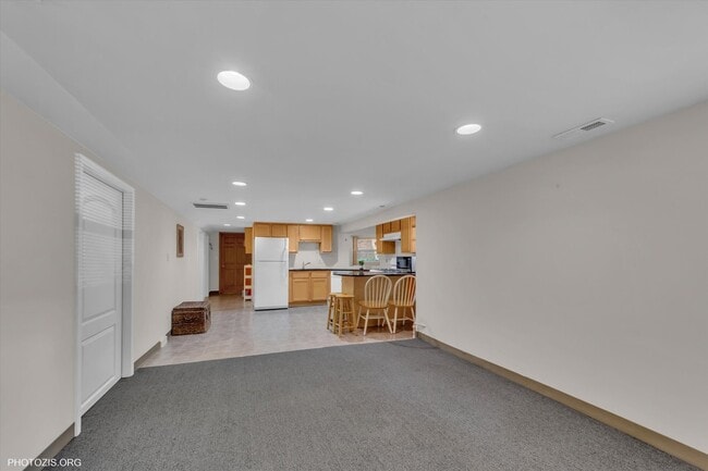 Building Photo - 2208 W Iowa St
