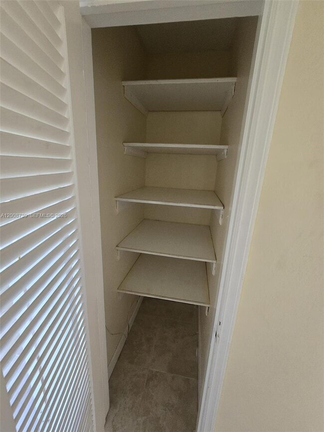 Building Photo - 2511 Plunkett St