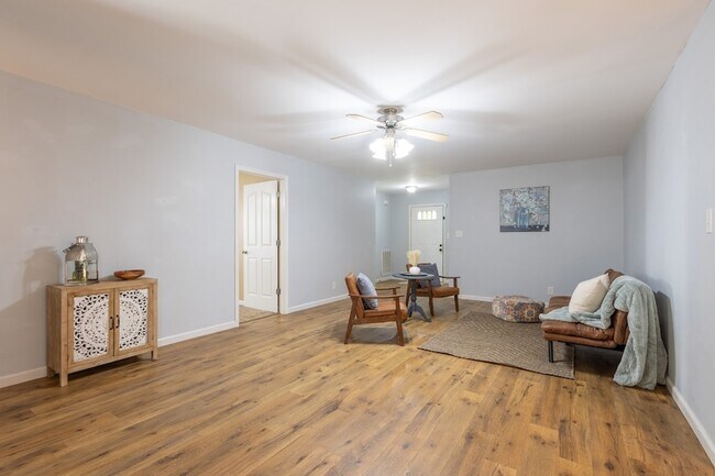 Building Photo - 356 Andrew Dr