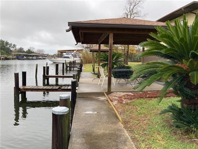 Building Photo - Waterfront Condo