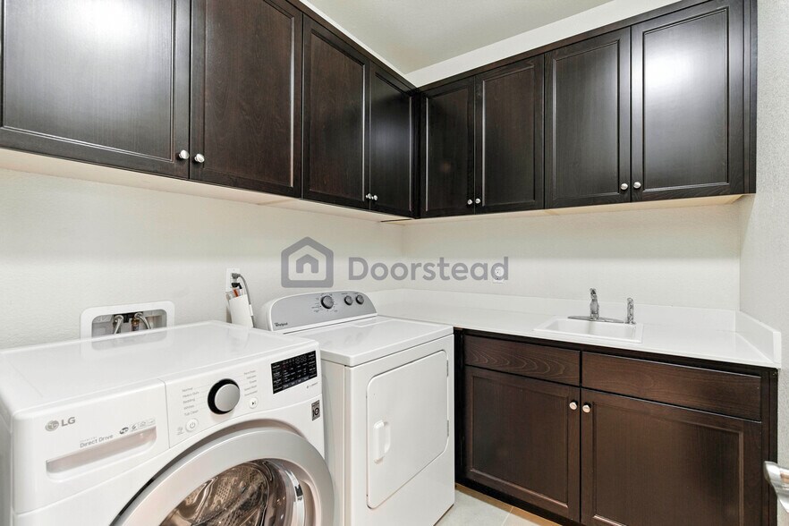 Building Photo - 4677 Lue Ln