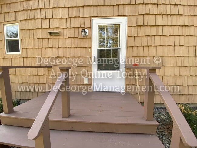 Building Photo - 311 1/2 Washington Street