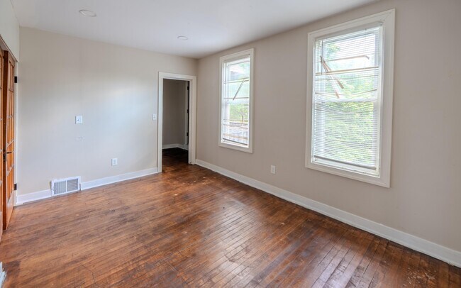 Building Photo - 908 W Hadley St