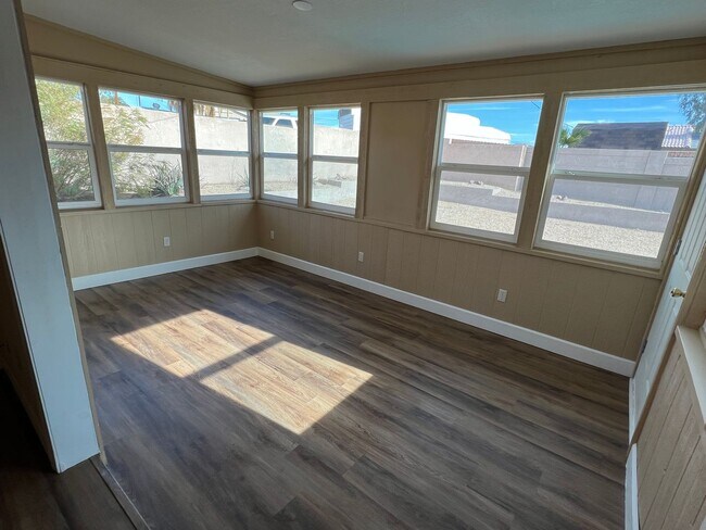 Building Photo - 3236 Silversmith Dr