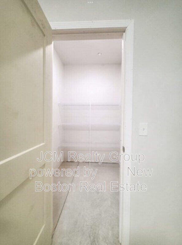 Building Photo - 67 Shepard St