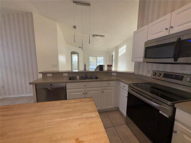 Building Photo - 10132 Heather Sound Dr