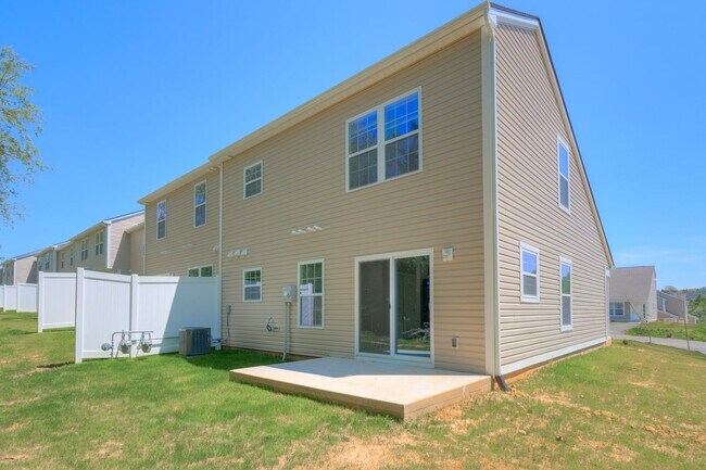 Building Photo - Available for the 2026-2027 lease term.