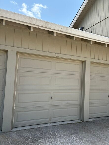 Building Photo - 617 Timberpine Ave