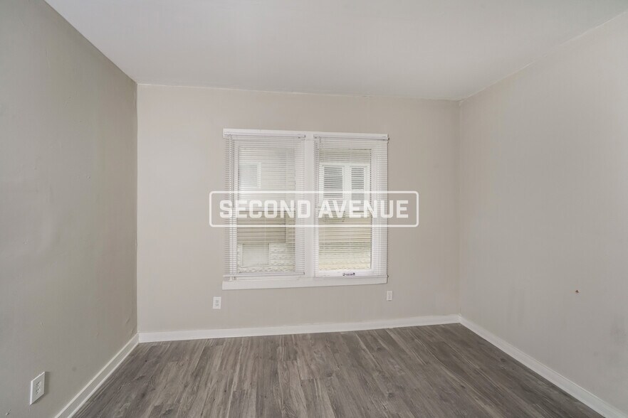 Building Photo - 812 Sutcliffe Ave