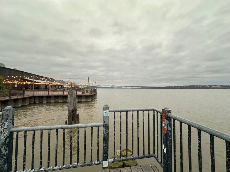 Building Photo - 12 Front St