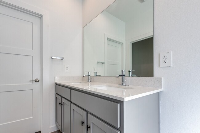 Building Photo - 14219 Black Cyn Ln